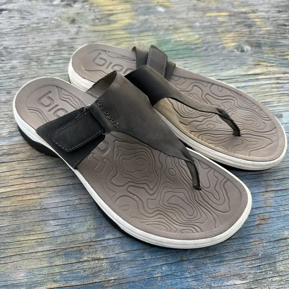 Bionica Women’s Size 8 Leather Adjustable Strap Sport Strap Black Sandals 475